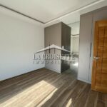 Photo-4 : Villa S+4 avec piscine à La Soukra MVL1311