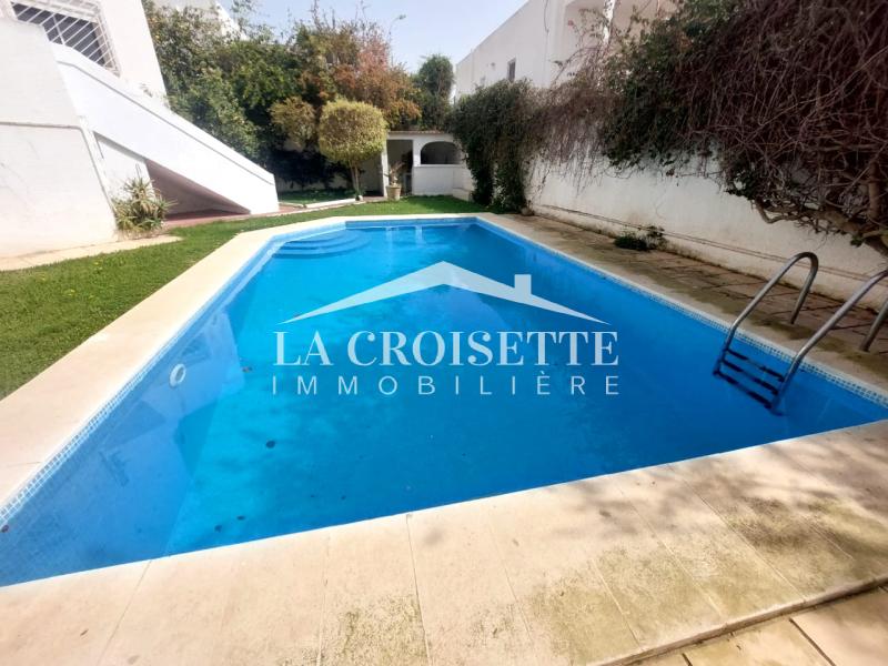 Villa S+5 avec piscine à La Marsa ZVL0208