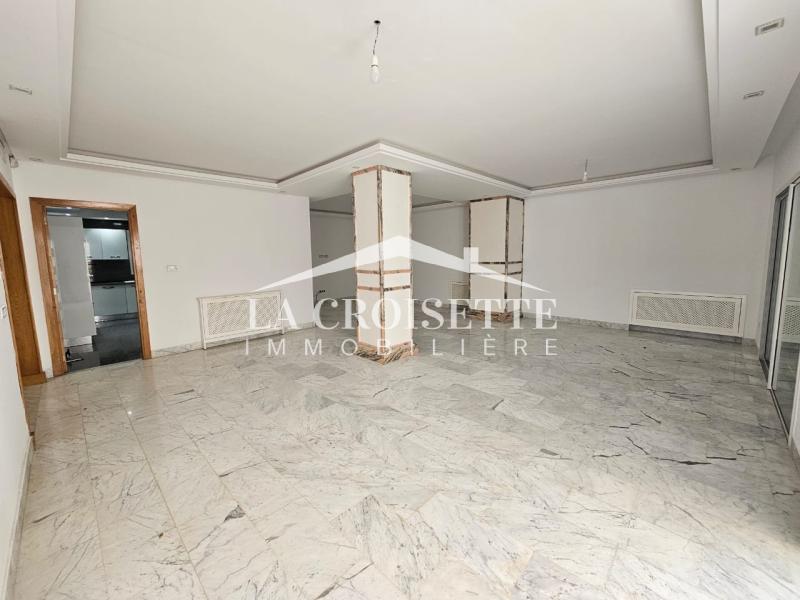 Duplex S+4 avec chambre de service aux Jardins de Carthage ZDL0663