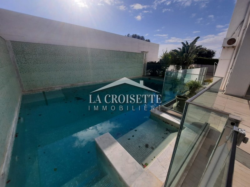 Villa S+6 avec piscine à Gammarth ZVL0940