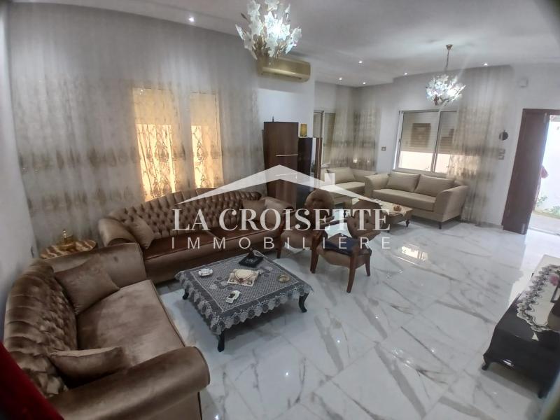 Rez-de-chausée de villa S+4 avec jardin à La Marsa MRCL0305