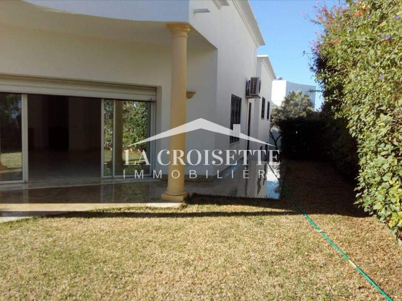 Villa S+5 à Ain Zaghouan Nord pour un usage bureautique MBL0516