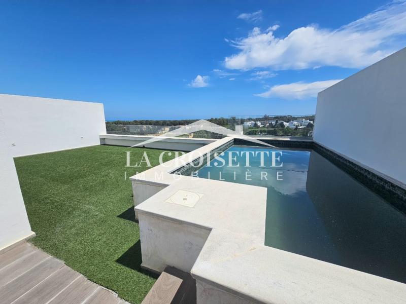 Triplex S+3 avec piscine meublé à Gammarth MTRL0097