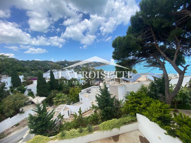 Villa S+5 avec piscine vue sur mer à Gammarth MVL1706