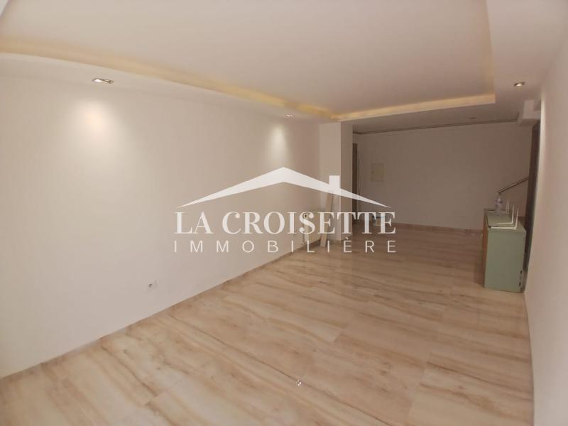Duplex S+2 avec petit jardin à La Soukra ZDL0664