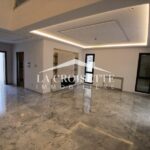 Photo-2 : Duplex S+3 avec chambre de service, jardin et piscine à La Soukra MDV0161