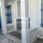 Photo-2 : Rez-de-chaussée de villa avec terrasse S+3 semi-meublé à La Marsa MAL1524
