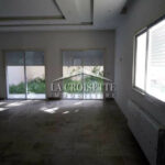 Photo-1 : Villa s+4 à La Soukra MVL0240