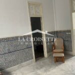 Photo-6 : Rez-de-chaussée de villa avec terrasse S+3 semi-meublé à La Marsa MAL1524