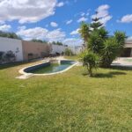 Villa piscine + 1 Hectare