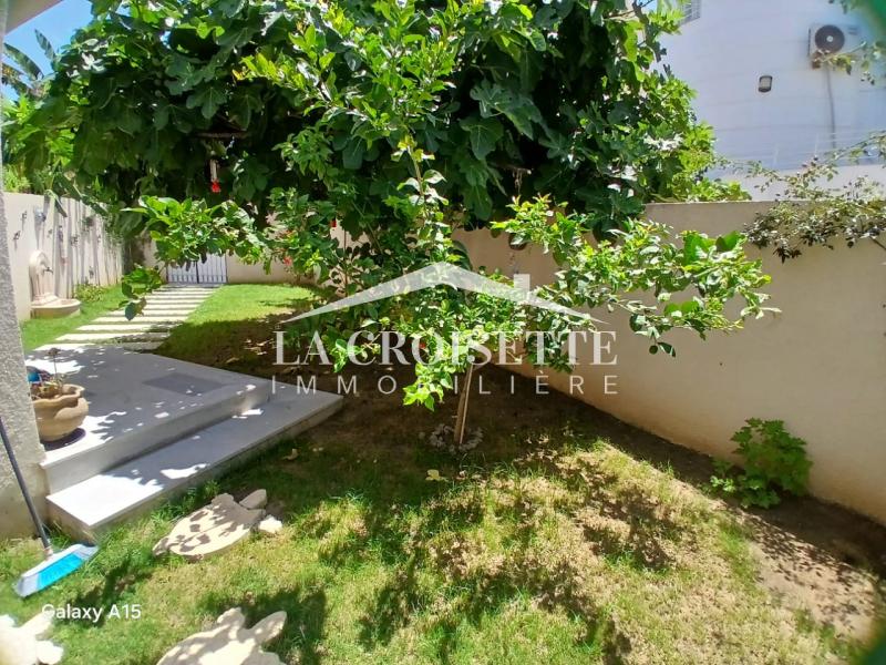 Étage de villa S+3 semi-meublé à Ain Zaghouan Nord ZEL0537