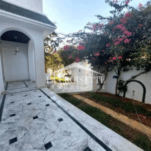 Villa S+5 avec piscine à Gammarth MVL0842