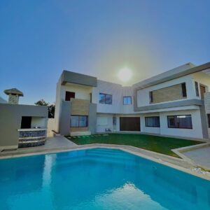 Villa haut standing avec piscine à Boumhal