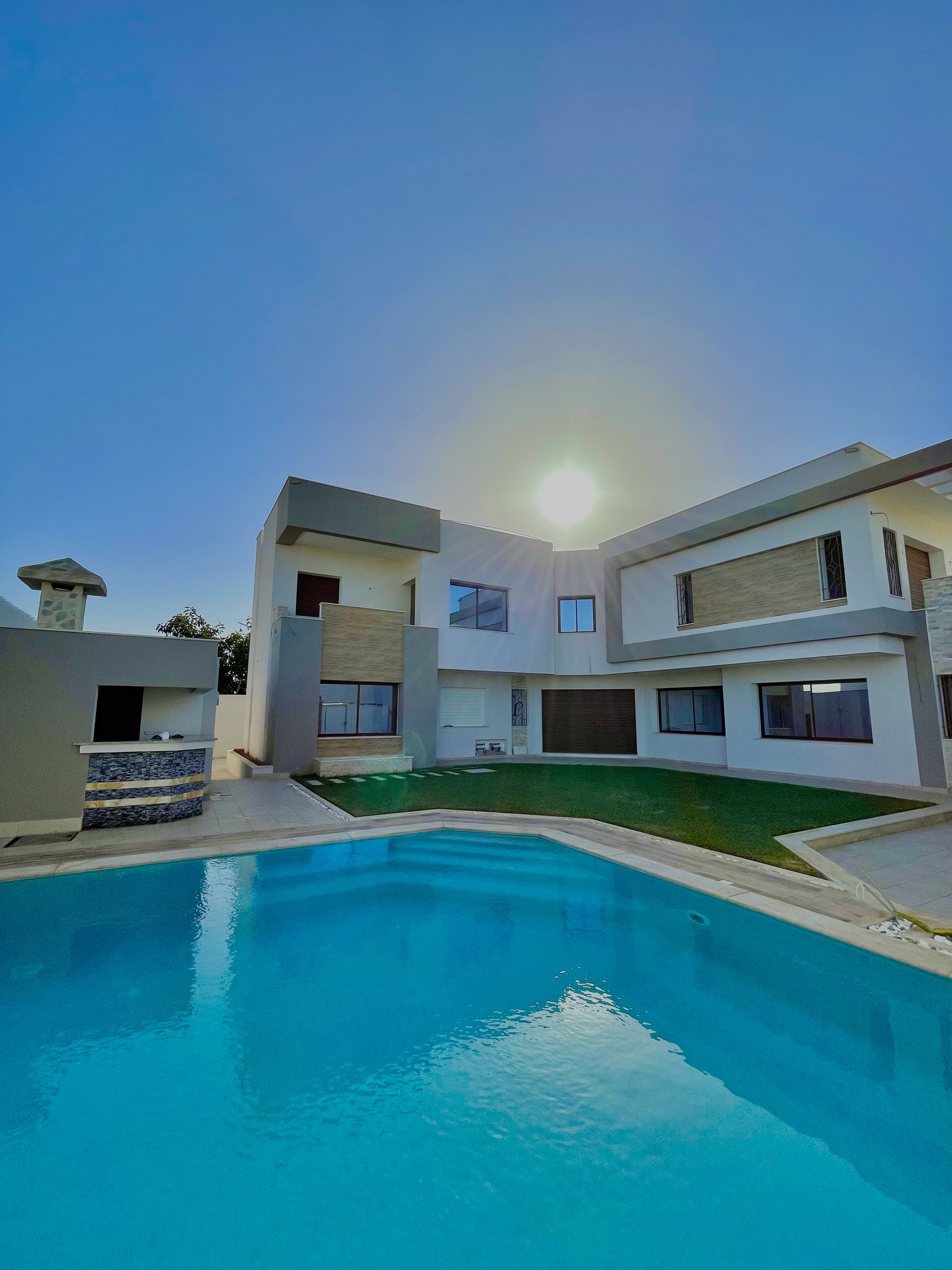 Villa haut standing avec piscine à Boumhal