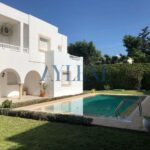 Photo-2 : Villa S+6 à La Marsa avec jardin et piscine