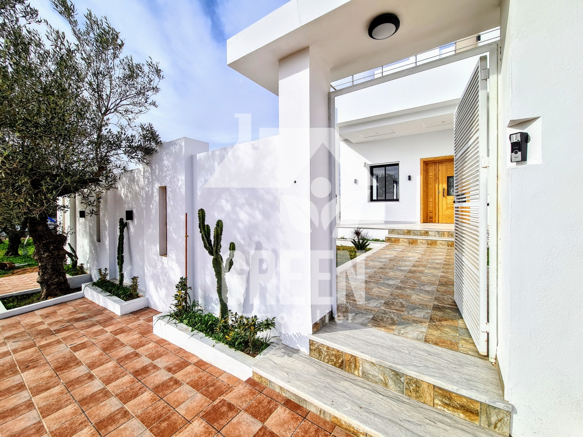 Villa "Le Chalet Rose" for Sale in Hammamet