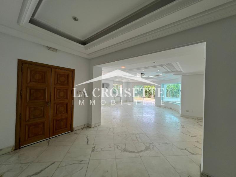 Luxury Villa with Covered Pool in L'Aouina - An Exceptional Lifestyle