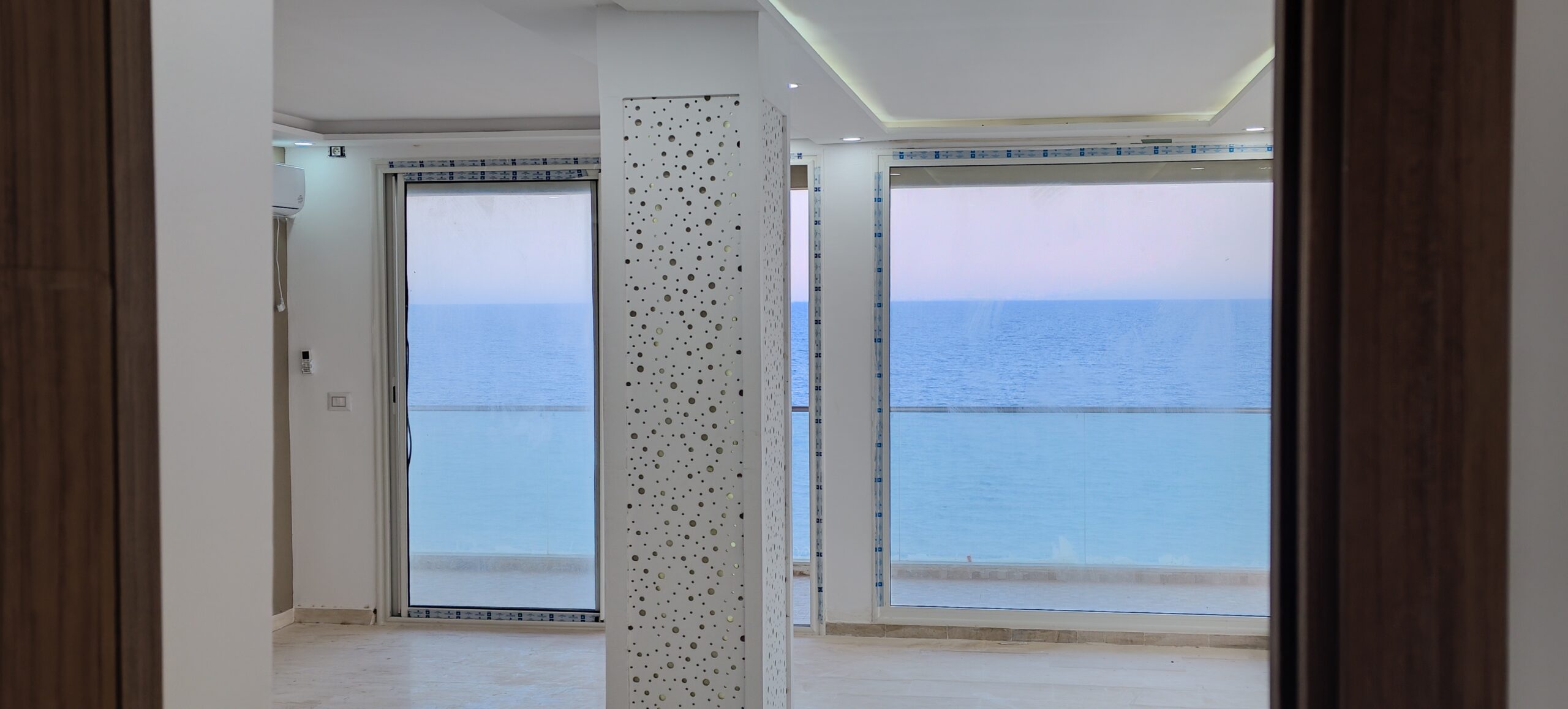 Sea-Facing Apartment – Chott Mariem