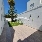 Photo-2 : Appartement S3 avec jardin à Gammarth ZAL1805