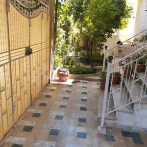 Villa RDC et 2 Duplex avec entrées indépendantes à Ksar Saïd 2, Bardo