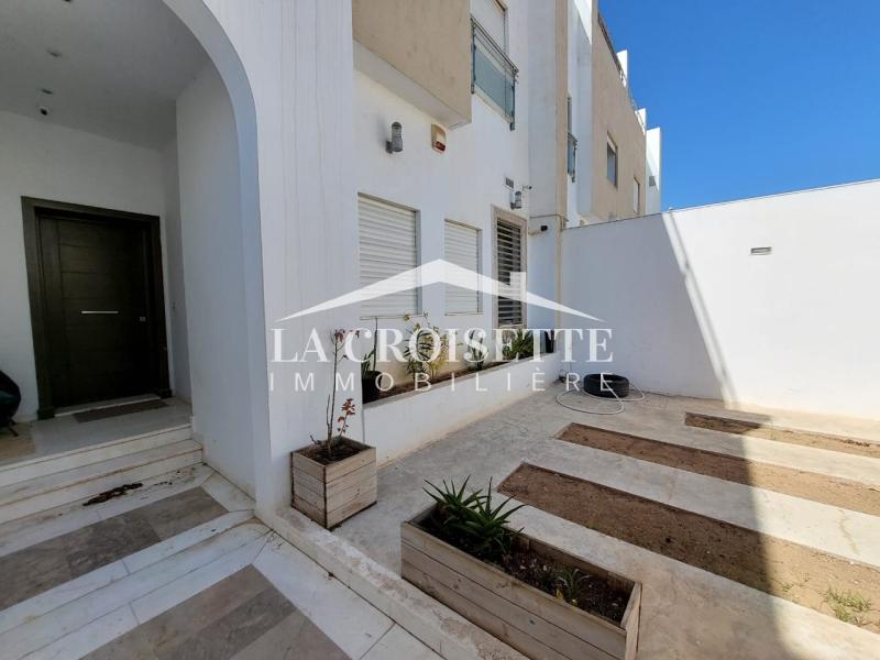 Triplex S4 avec piscine à Gammarth MTRV0063