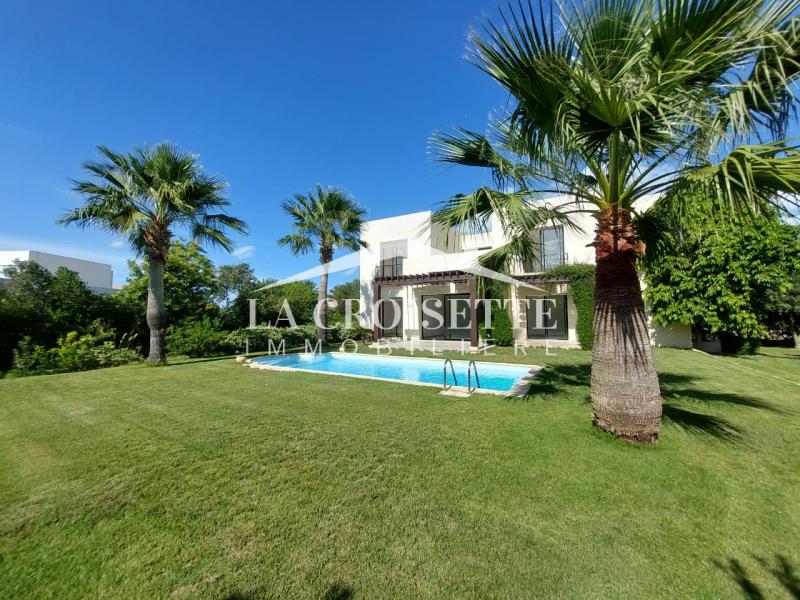 Villa S+3 avec piscine à Gammarth MVL0016