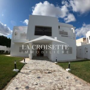 Villa S+9 à La Soukra MVL1724