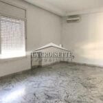 Photo-2 : Villa S+4 avec jardin à La Marsa MVL0142