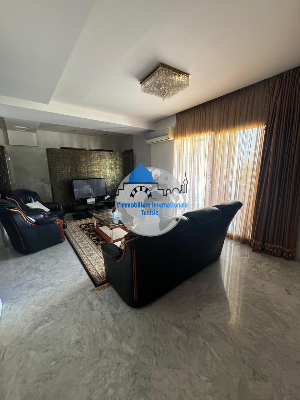 Appartement en S+4 à Khzema Est