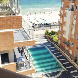 Appartement de type S+2 front mer dans une résidence avec piscine