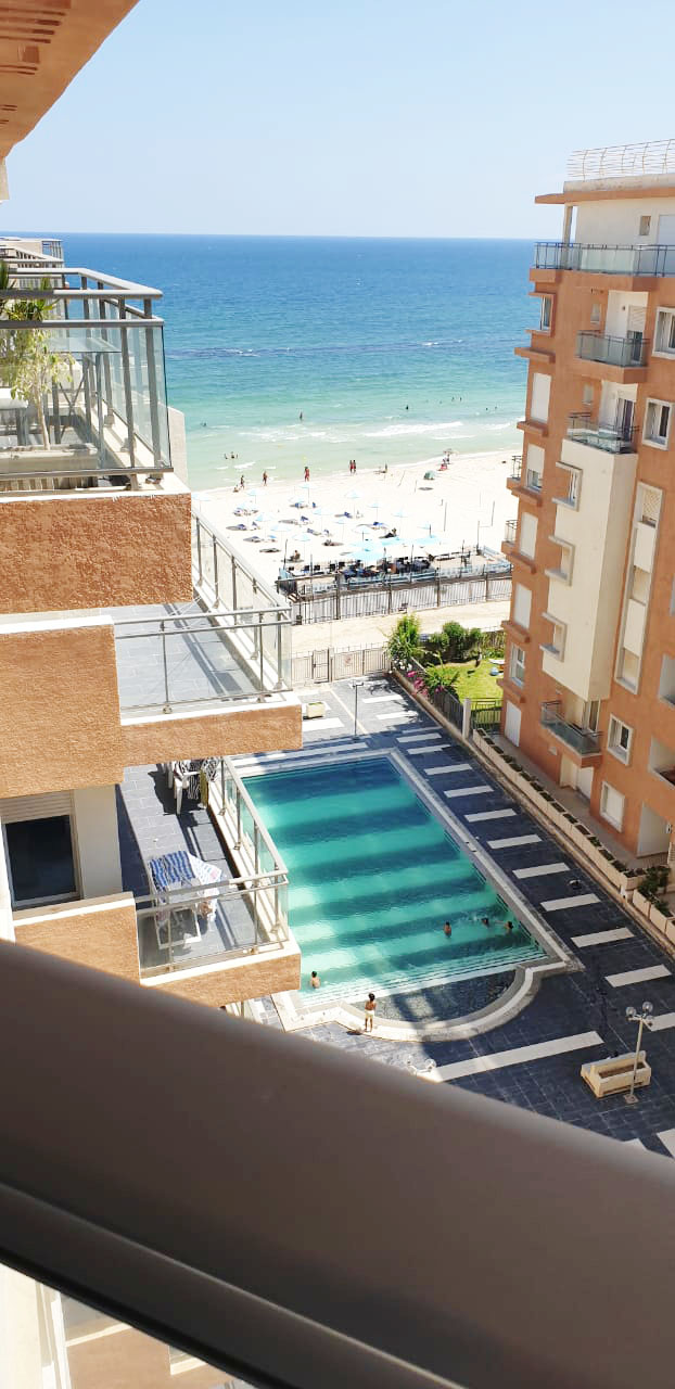 Appartement de type S+2 front mer dans une résidence avec piscine
