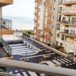 Photo-1 : Appartement de type S+2 front mer dans une résidence avec piscine