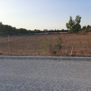 Terrain 2200 m² parfait pour projet résidentiel