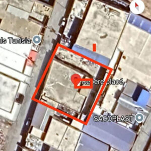 1000 m² avec 400 m² couvert Zone industrielle route de Gabès km5