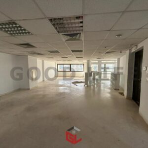 Espace Bureautique d’environ 300 m² à la Charguia1