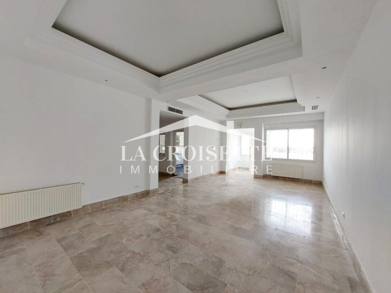 Triplex S4 avec vue sur mer à La Marsa ZTRL0108