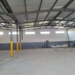 Photo-5 : Dépôt industriel 1000 m² à Fouchena, hauteur 7 m, force électrique 264A, idéal pour stockage, logistique