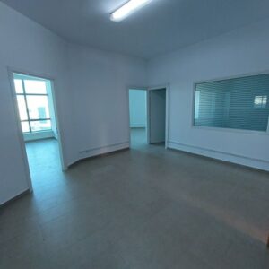 Bureau haut standing H+4 de 180 m² au 1er étage, situé à la Zone Industrielle Mghira