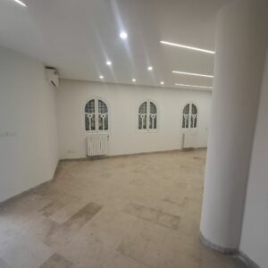 Duplex Professionnel / Bureaux – Route principale Mourouj 1, près Hammadi Abid (En face métro)