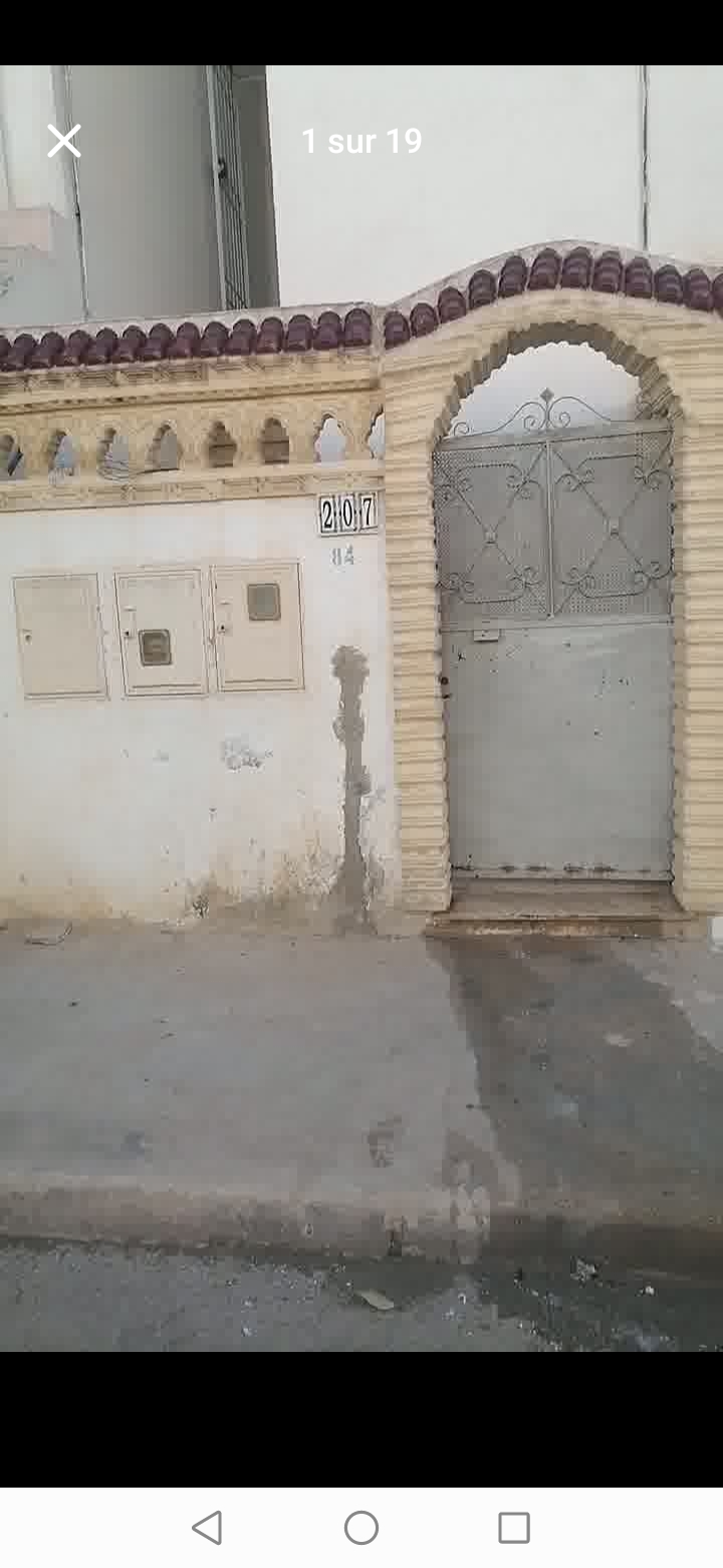 طابق علوي في إقامة الأحمدي – حي النسيم – المحمدية