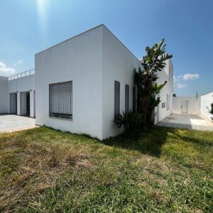Mansion de Luxe avec Piscine à Débordement – Soukra, Tunis