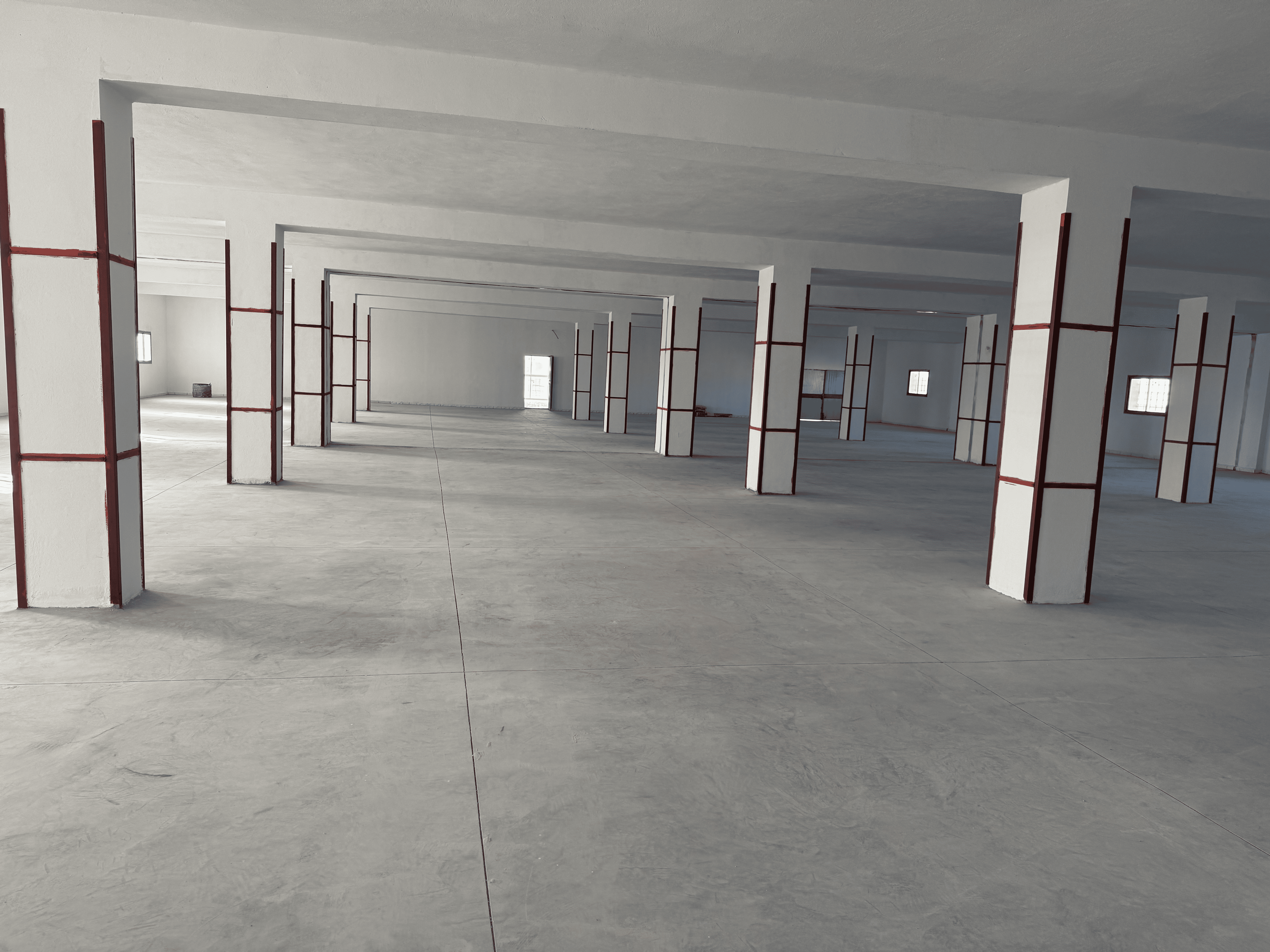 LOCAL INDUSTRIEL / COMMERCIAL / DE SERVICES de 1200m² à la zone industriel El Mghira