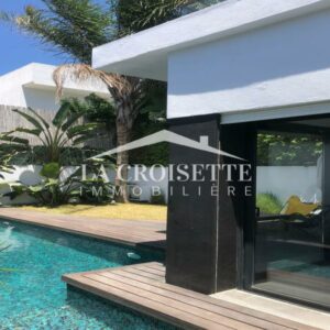 Villa meublée S+4 avec piscine à La Soukra ZVL0036