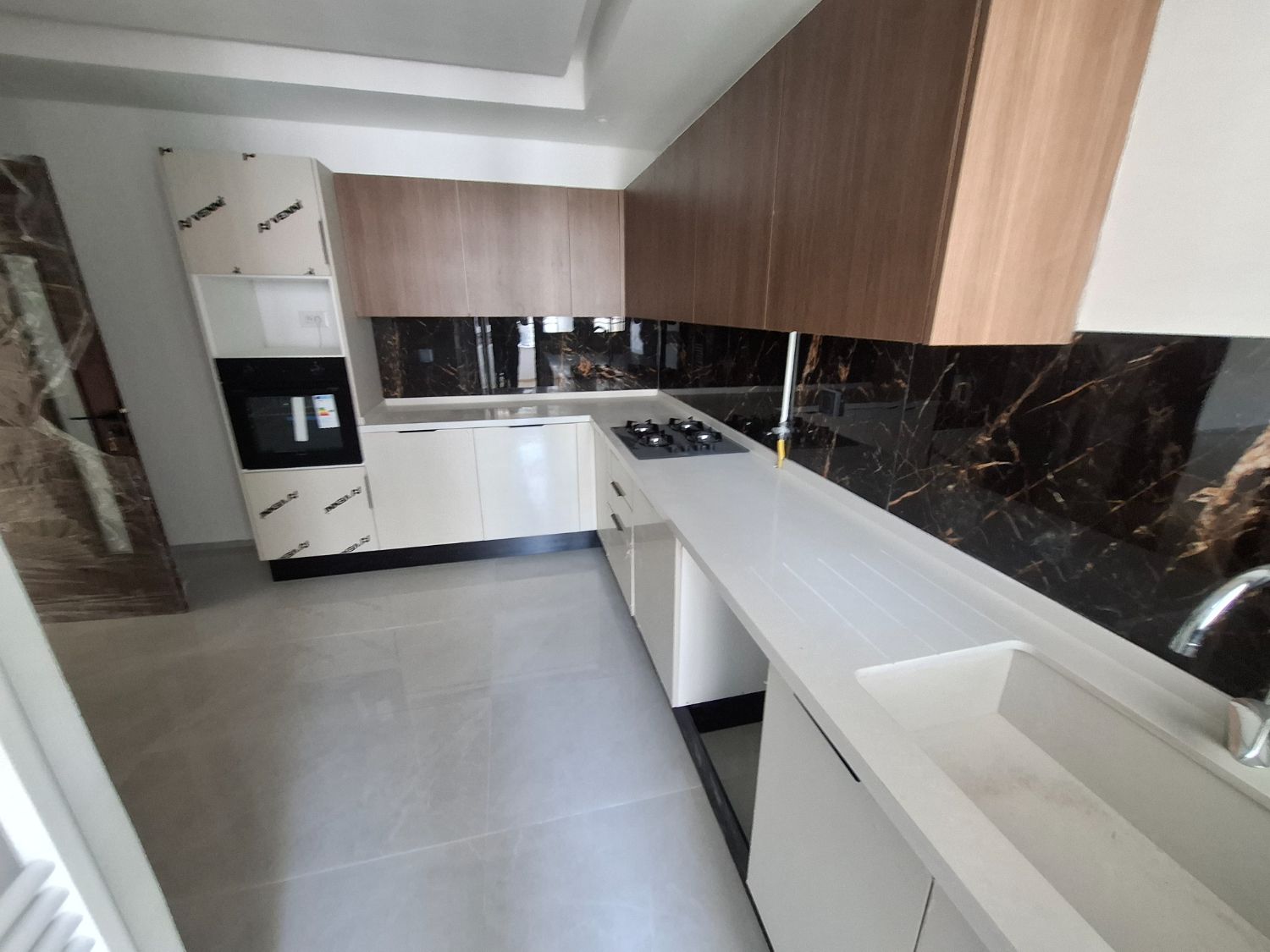 Appartement S+2 Haut Standing – 109,55 m² – 5ème étage – Parking sous-sol – Direct Promoteur