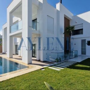 Villa neuve très haut standing à La Marsa