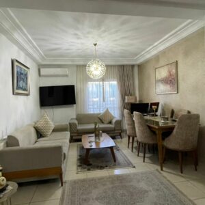 Appartement S+2 au RDC, 80 m², bien entretenu – Quartier calme