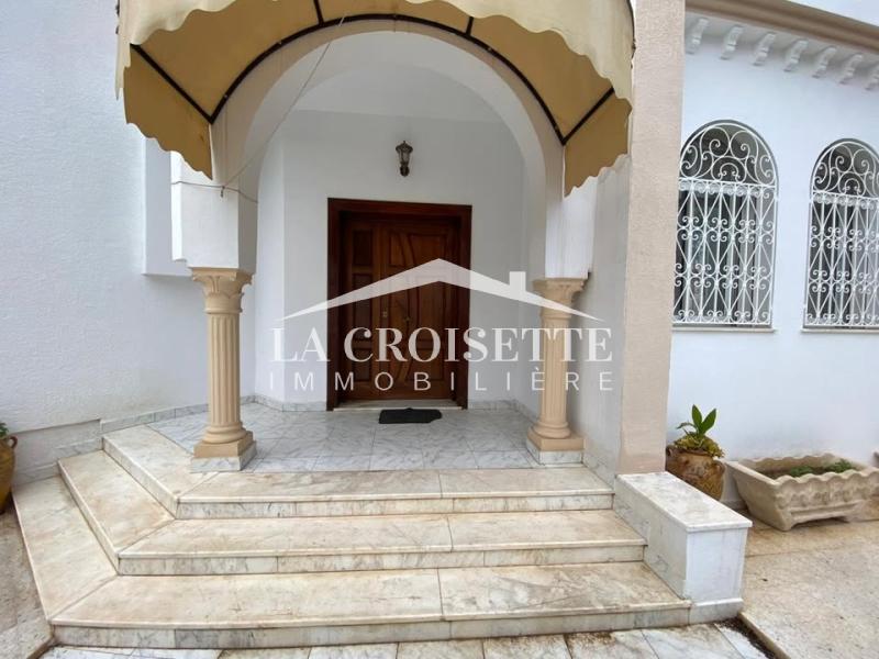 Rez-de-chaussée de villa S+4 avec jardin aux Jardins de Carthage MRCL0345