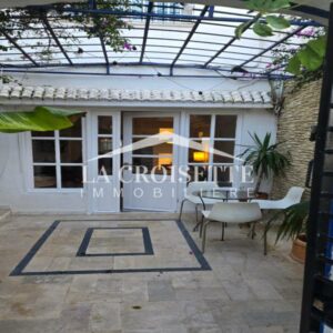 Rez-de-chaussée de villa meublé S2 avec terrasse à La Marsa MAL0211