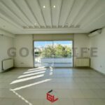 Photo-9 : Magnifique Villa avec Piscine au Lac 2