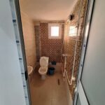 Photo-2 : Local commercial de 150 m² avec terrasse, idéal pour salon de thé, à proximité de la Maison des Jeunes